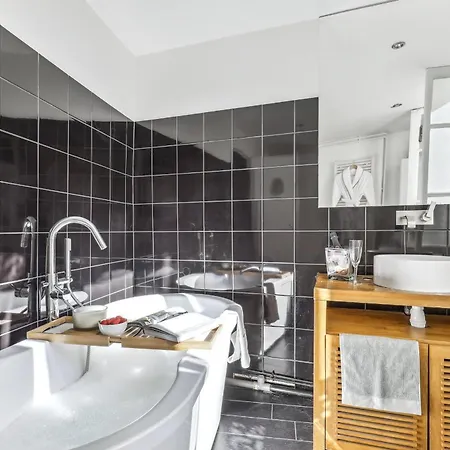 Apartment Bnbnova - Le Marais & Place De La Republique - 2br Paris